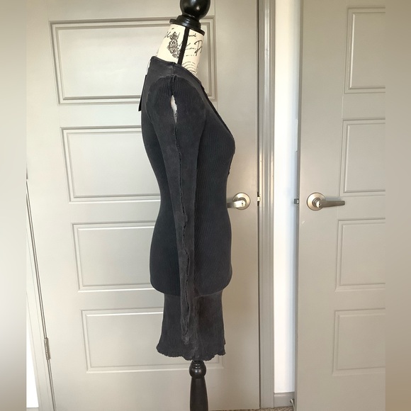 🍸 Long Sleeved Mini Dress 🍸 - Picture 4 of 13